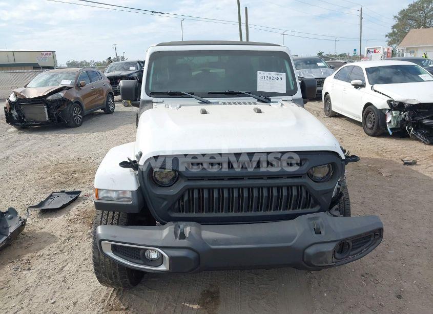 Photo 12 of 2020 Jeep Wrangler UNLIMITED SAHARA 4X4 (VIN 1C4HJXEN7LW104869)