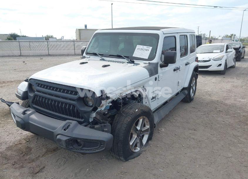 Photo 2 of 2020 Jeep Wrangler UNLIMITED SAHARA 4X4 (VIN 1C4HJXEN7LW104869)