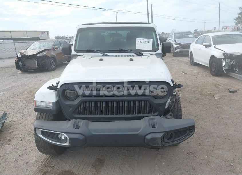 Photo 6 of 2020 Jeep Wrangler UNLIMITED SAHARA 4X4 (VIN 1C4HJXEN7LW104869)