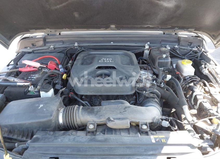 Photo 10 of 2020 Jeep Wrangler UNLIMITED SAHARA 4X4 (VIN 1C4HJXEN7LW114639)