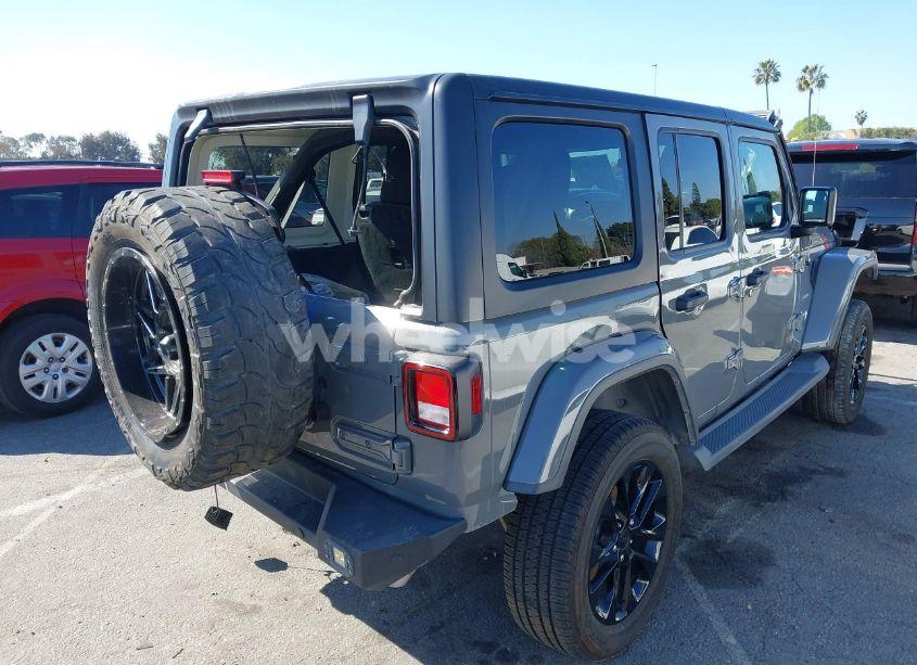 Photo 4 of 2020 Jeep Wrangler UNLIMITED SAHARA 4X4 (VIN 1C4HJXEN7LW114639)