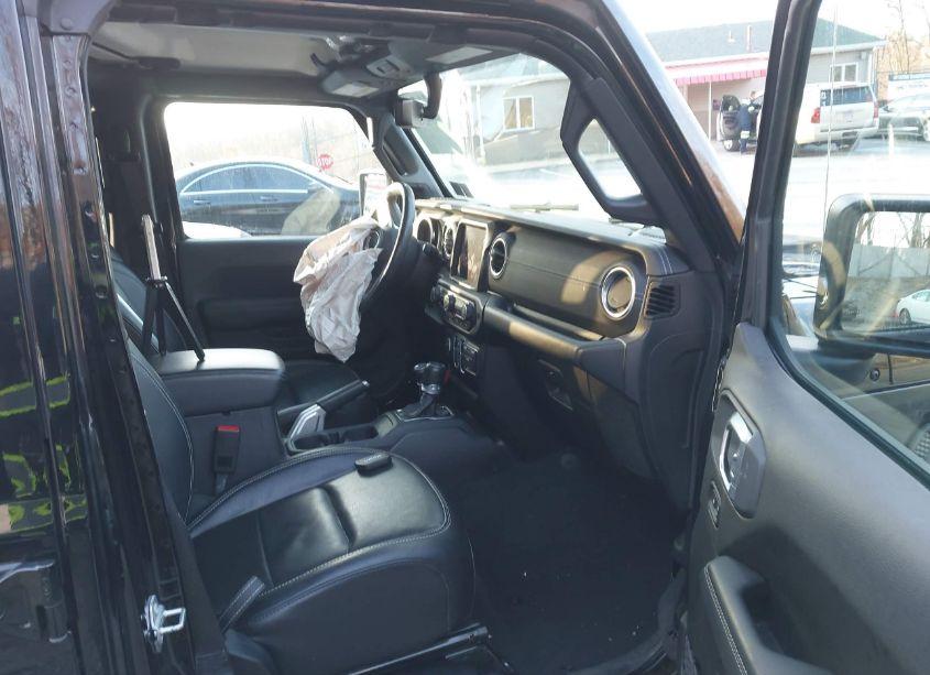 Photo 5 of 2020 Jeep Wrangler UNLIMITED SAHARA (VIN 1C4HJXEN7LW152887)