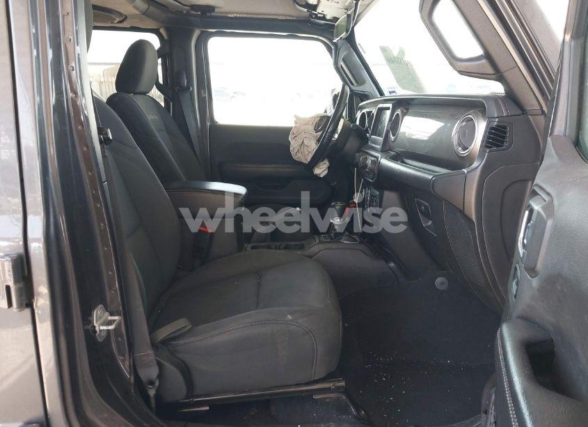 Photo 5 of 2020 Jeep Wrangler UNLIMITED SAHARA 4X4 (VIN 1C4HJXEN7LW197909)