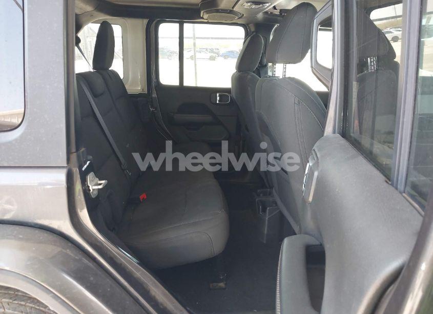 Photo 8 of 2020 Jeep Wrangler UNLIMITED SAHARA 4X4 (VIN 1C4HJXEN7LW197909)