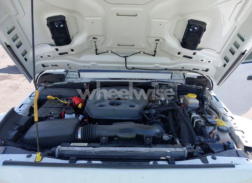 Photo 10 of 2020 Jeep Wrangler UNLIMITED SAHARA 4X4 (VIN 1C4HJXEN7LW213459)