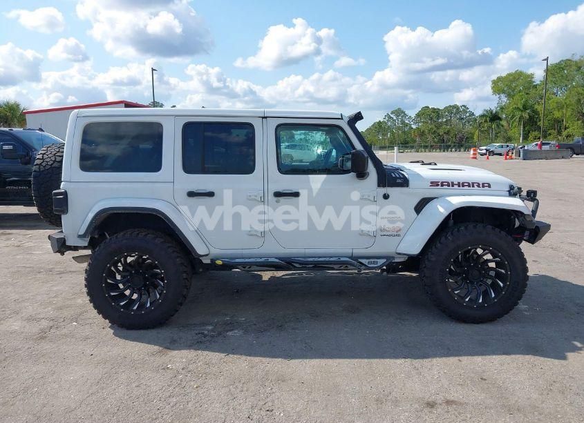Photo 13 of 2020 Jeep Wrangler UNLIMITED SAHARA 4X4 (VIN 1C4HJXEN7LW213459)