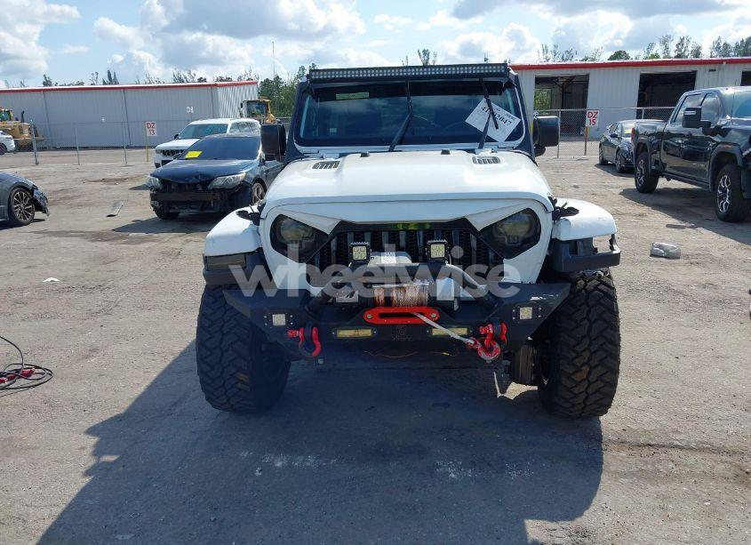 Photo 6 of 2020 Jeep Wrangler UNLIMITED SAHARA 4X4 (VIN 1C4HJXEN7LW213459)