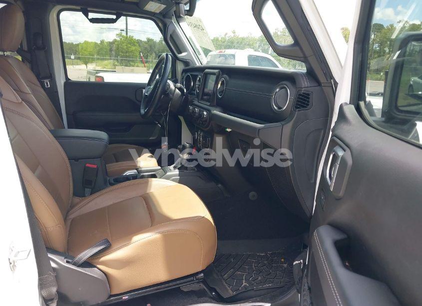 Photo 5 of 2021 Jeep Wrangler UNLIMITED SAHARA 4X4 (VIN 1C4HJXEN7MW518395)