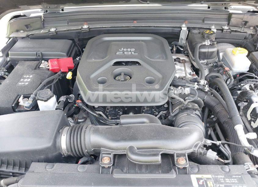 Photo 10 of 2018 Jeep Wrangler UNLIMITED SAHARA 4X4 (VIN 1C4HJXEN8JW329816)