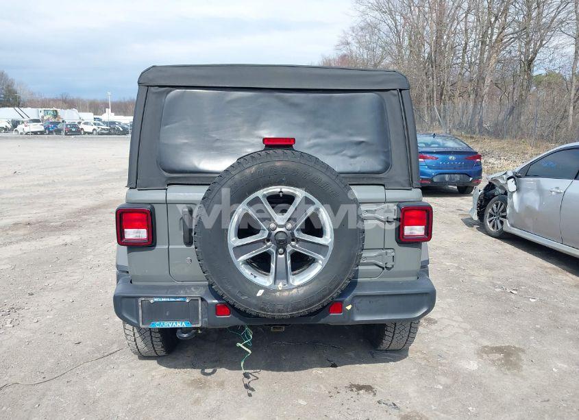 Photo 16 of 2018 Jeep Wrangler UNLIMITED SAHARA 4X4 (VIN 1C4HJXEN8JW329816)