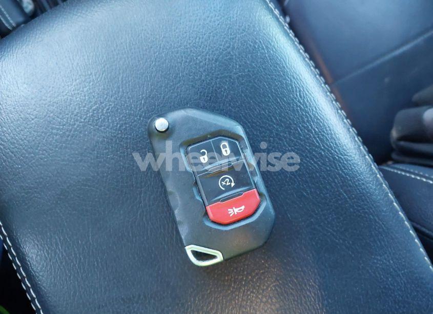 Photo 11 of 2019 Jeep Wrangler UNLIMITED SAHARA 4X4 (VIN 1C4HJXEN8KW597086)