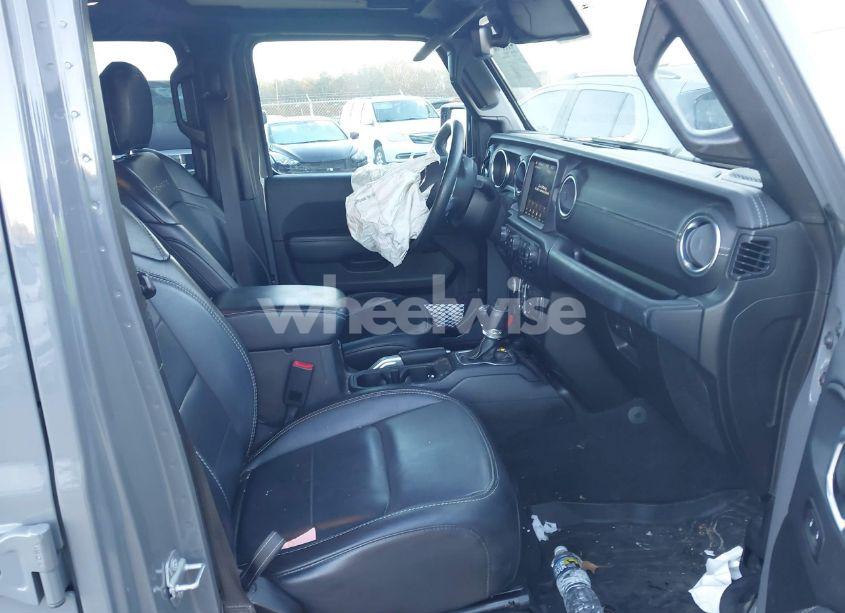 Photo 5 of 2019 Jeep Wrangler UNLIMITED SAHARA 4X4 (VIN 1C4HJXEN8KW597086)