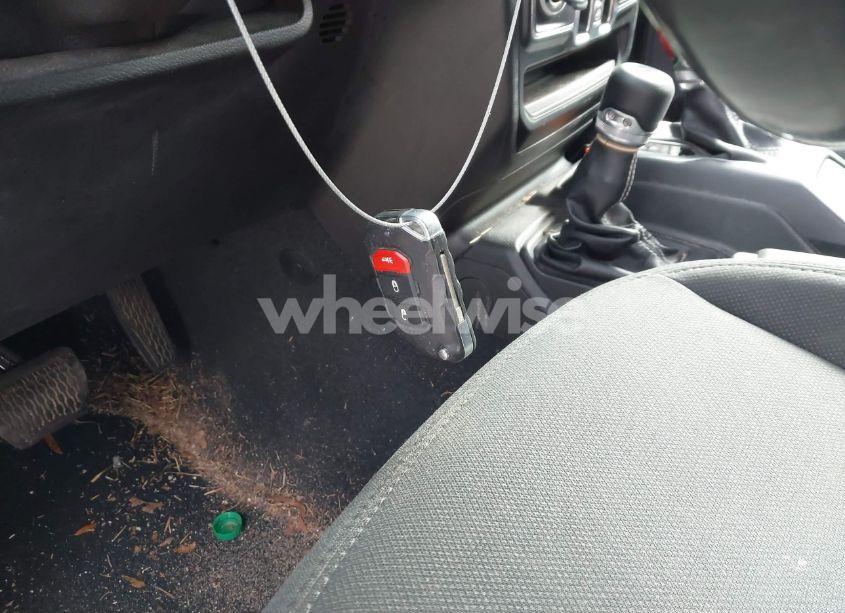 Photo 11 of 2019 Jeep Wrangler UNLIMITED SAHARA 4X4 (VIN 1C4HJXEN8KW624805)