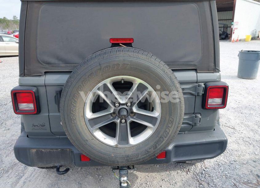 Photo 16 of 2019 Jeep Wrangler UNLIMITED SAHARA 4X4 (VIN 1C4HJXEN8KW624805)