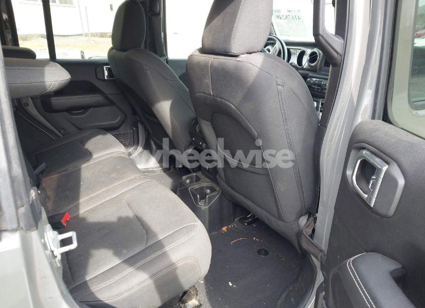 Photo 8 of 2019 Jeep Wrangler UNLIMITED SAHARA 4X4 (VIN 1C4HJXEN8KW624805)