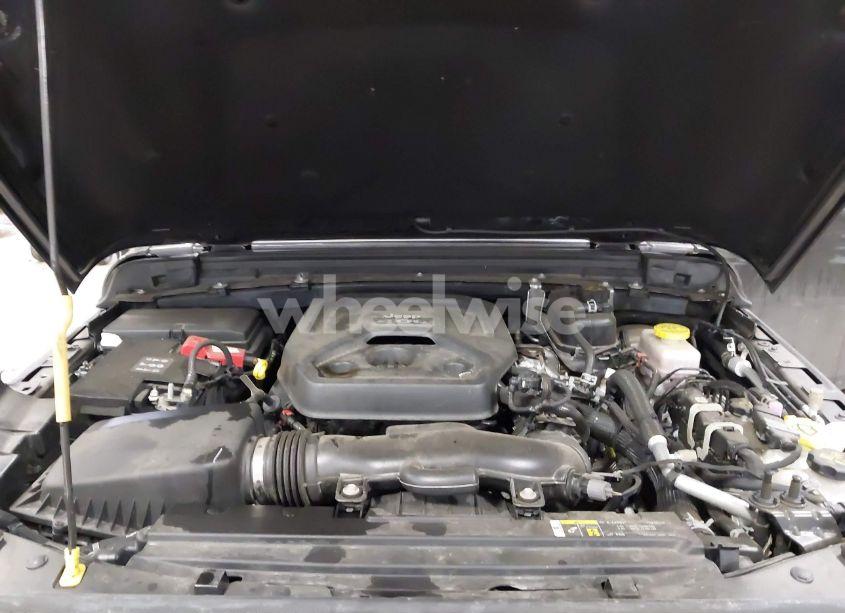 Photo 10 of 2020 Jeep Wrangler UNLIMITED SAHARA ALTITUDE 4X4 (VIN 1C4HJXEN8LW293757)