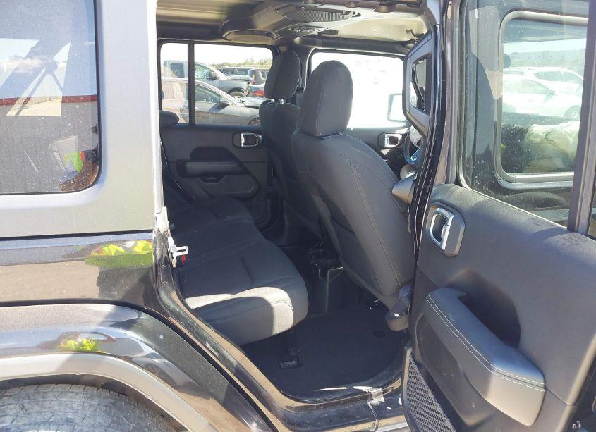 Photo 8 of 2021 Jeep Wrangler UNLIMITED SAHARA 4X4 (VIN 1C4HJXEN8MW544889)