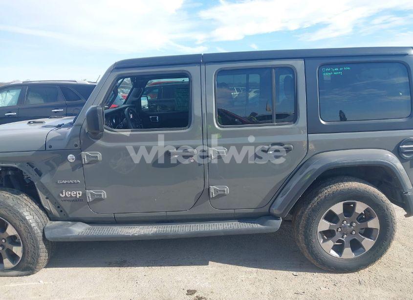 Photo 14 of 2018 Jeep Wrangler UNLIMITED SAHARA 4X4 (VIN 1C4HJXEN9JW215890)