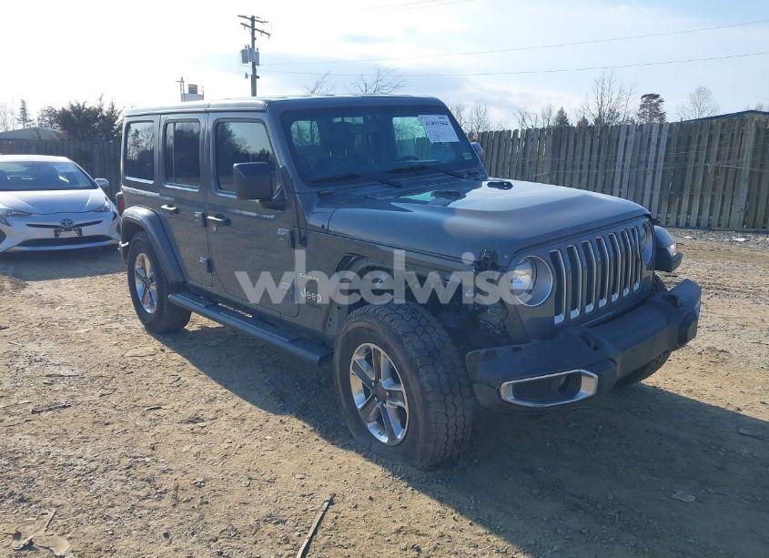 2018 Jeep Wrangler UNLIMITED SAHARA 4X4 (VIN 1C4HJXEN9JW303094) main photo