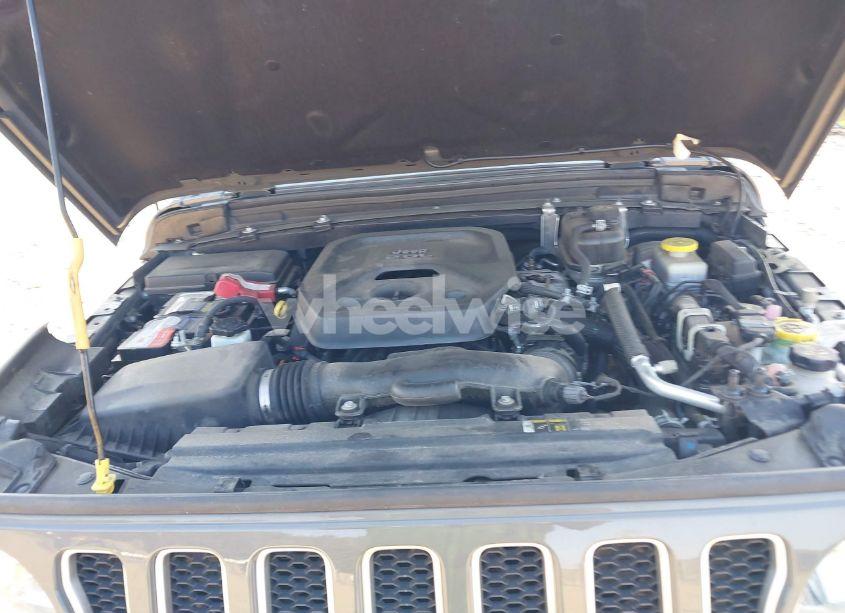 Photo 10 of 2018 Jeep Wrangler UNLIMITED SAHARA 4X4 (VIN 1C4HJXEN9JW303094)