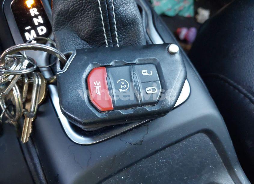 Photo 11 of 2018 Jeep Wrangler UNLIMITED SAHARA 4X4 (VIN 1C4HJXEN9JW303094)