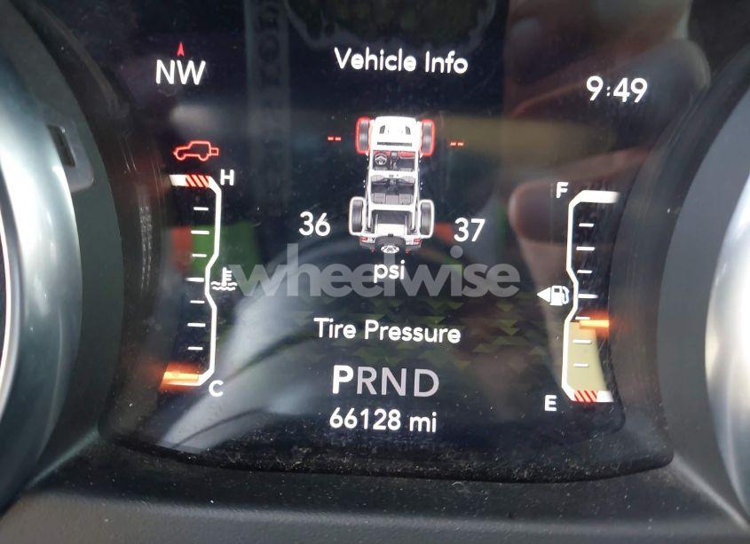 Photo 15 of 2018 Jeep Wrangler UNLIMITED SAHARA 4X4 (VIN 1C4HJXEN9JW303094)