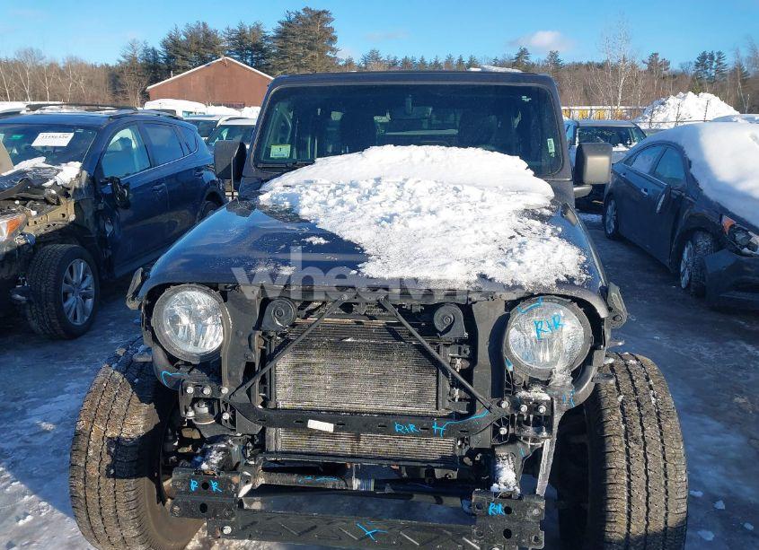 Photo 13 of 2020 Jeep Wrangler UNLIMITED SAHARA 4X4 (VIN 1C4HJXEN9LW157444)