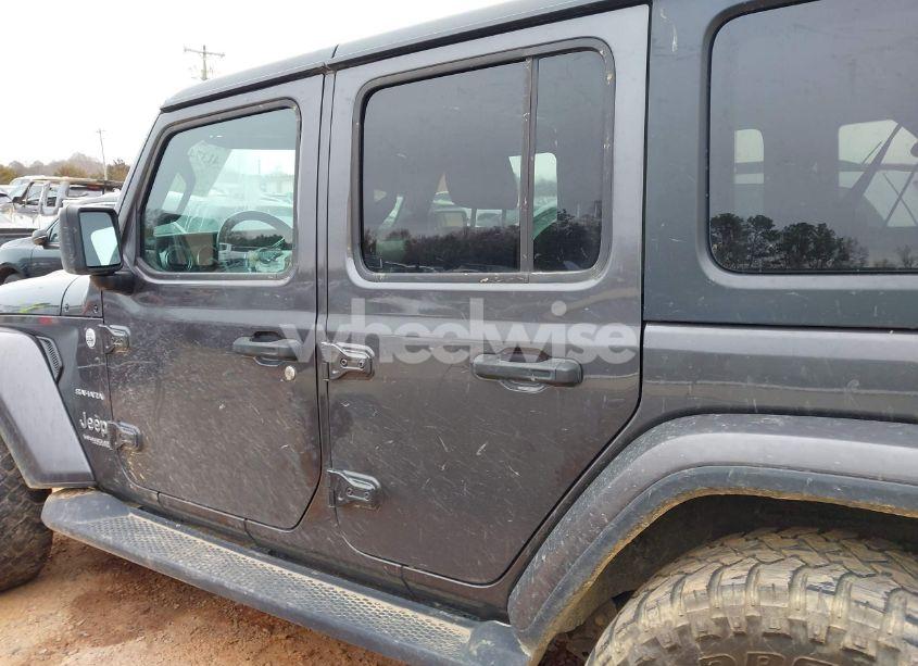 Photo 14 of 2020 Jeep Wrangler UNLIMITED SAHARA 4X4 (VIN 1C4HJXEN9LW269015)