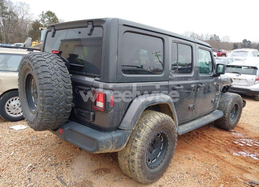 Photo 4 of 2020 Jeep Wrangler UNLIMITED SAHARA 4X4 (VIN 1C4HJXEN9LW269015)
