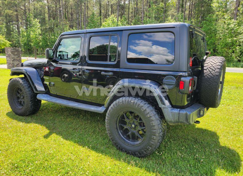 Photo 3 of 2018 Jeep Wrangler UNLIMITED (VIN 1C4HJXENXJW251085)