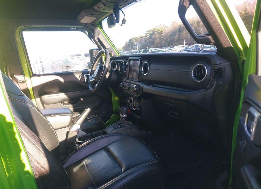 Photo 5 of 2018 Jeep Wrangler UNLIMITED SAHARA 4X4 (VIN 1C4HJXENXJW295474)