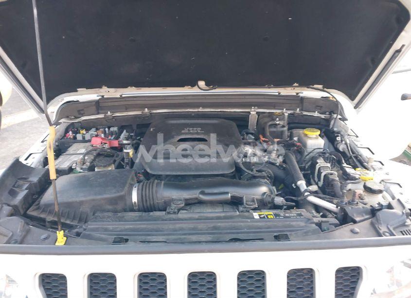 Photo 10 of 2020 Jeep Wrangler UNLIMITED SAHARA (VIN 1C4HJXENXLW220910)