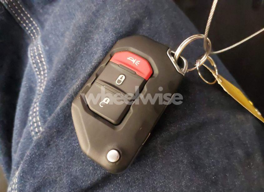 Photo 11 of 2020 Jeep Wrangler UNLIMITED SAHARA 4X4 (VIN 1C4HJXENXLW279407)