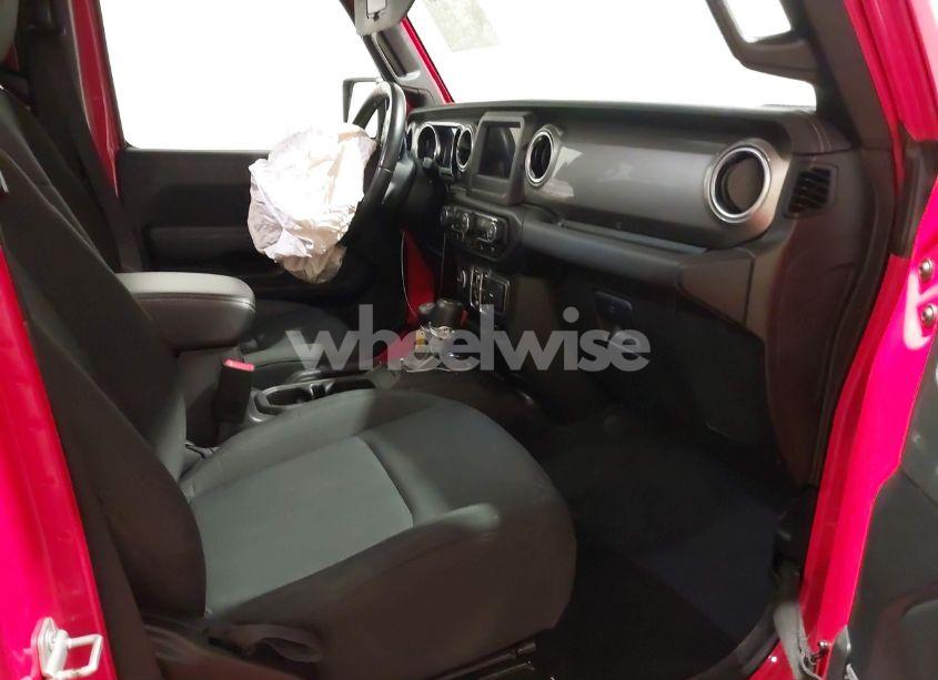 Photo 5 of 2020 Jeep Wrangler UNLIMITED SAHARA 4X4 (VIN 1C4HJXENXLW279407)