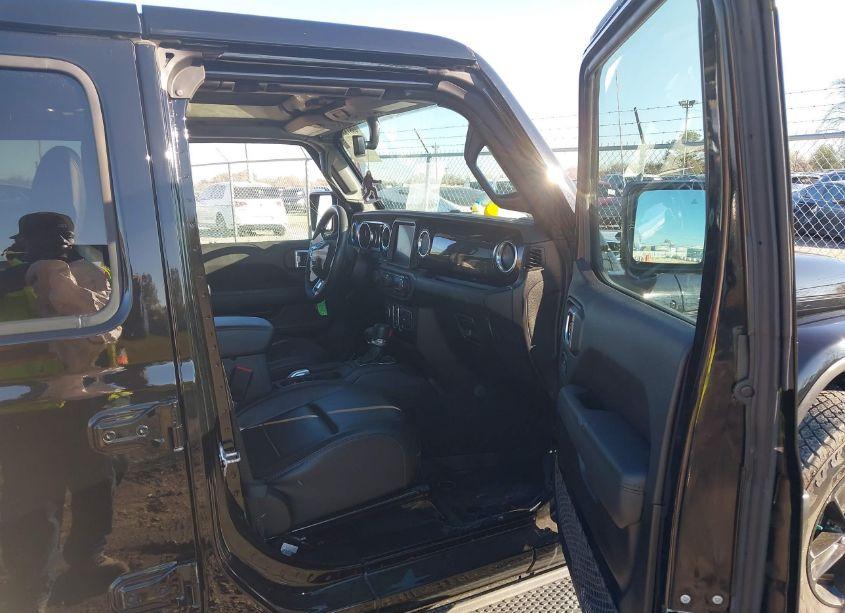 Photo 5 of 2021 Jeep Wrangler UNLIMITED SAHARA ALTITUDE 4X4 (VIN 1C4HJXENXMW593589)