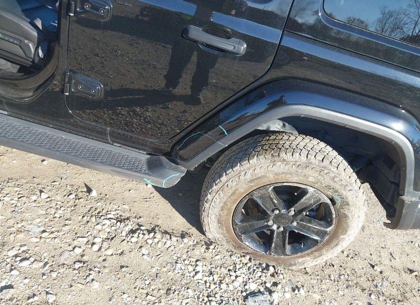 Photo 6 of 2021 Jeep Wrangler UNLIMITED SAHARA ALTITUDE 4X4 (VIN 1C4HJXENXMW593589)