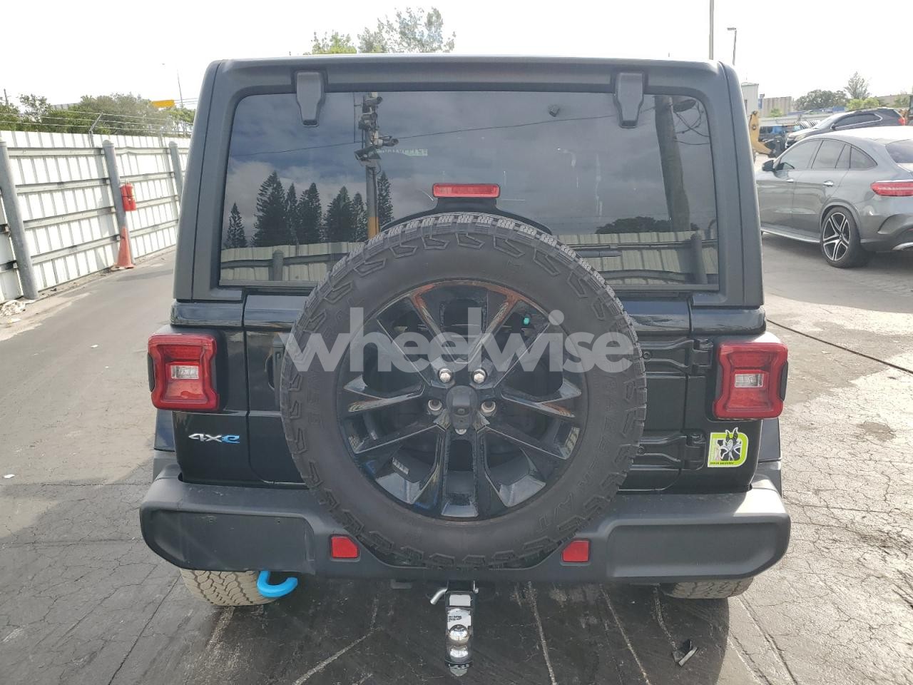 Photo 6 of 2022 JEEP WRANGLER UNLIMITED SAHARA 4XE (VIN 1C4JJXP66NW114318)