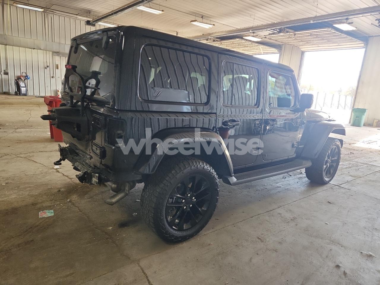 Photo 3 of 2022 JEEP WRANGLER UNLIMITED SAHARA (VIN 1C4JJXP66NW229226)