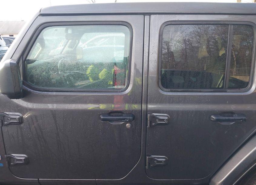 Photo 14 of 2022 Jeep Wrangler 4XE UNLIMITED SAHARA 4X4 (VIN 1C4JJXP67NW115493)