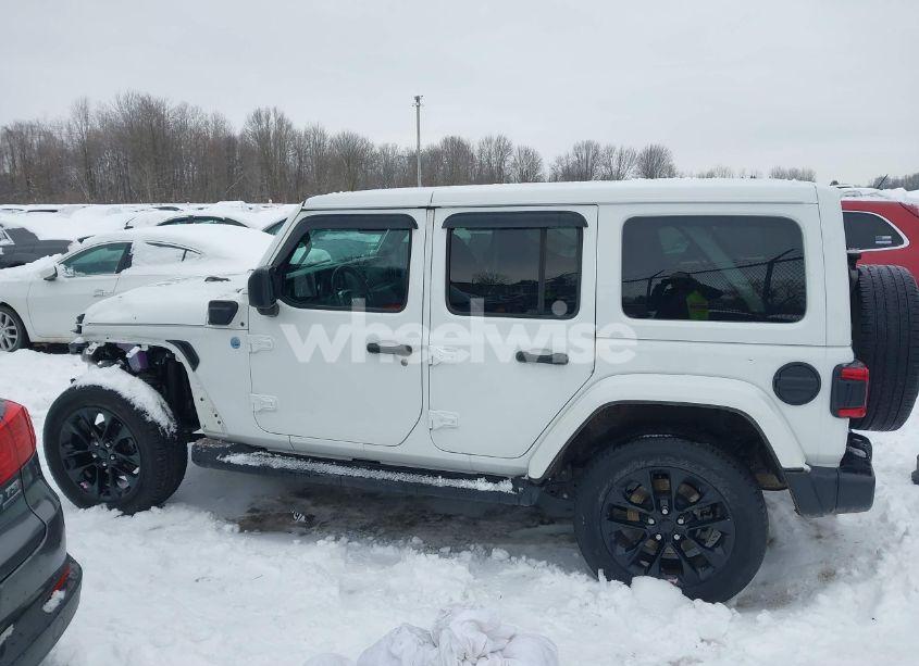 Photo 15 of 2022 Jeep Wrangler 4XE UNLIMITED SAHARA 4X4 (VIN 1C4JJXP67NW274482)