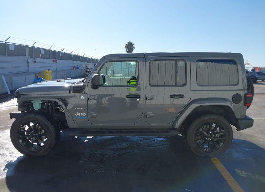 Photo 15 of 2021 Jeep Wrangler 4XE UNLIMITED SAHARA 4X4 (VIN 1C4JJXP69MW758085)