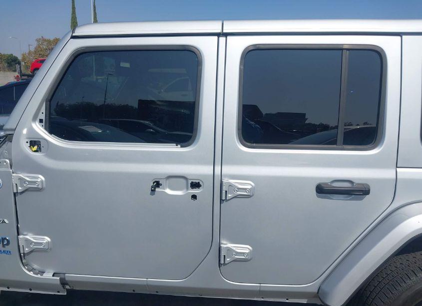 Photo 15 of 2022 Jeep Wrangler 4XE UNLIMITED SAHARA 4X4 (VIN 1C4JJXP69NW220598)