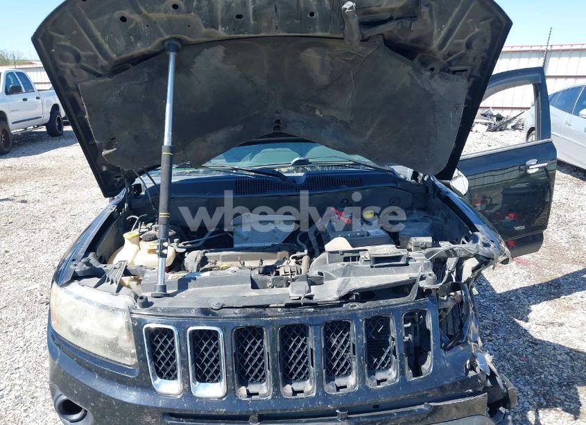 Photo 10 of 2014 Jeep Compass SPORT (VIN 1C4NJCBA0ED510942)