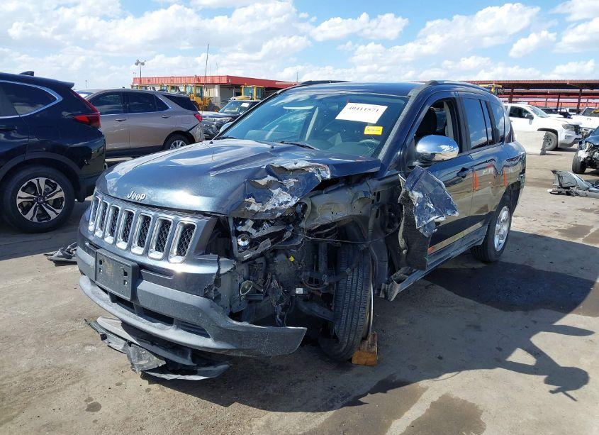 Photo 2 of 2014 Jeep Compass SPORT (VIN 1C4NJCBA0ED552172)