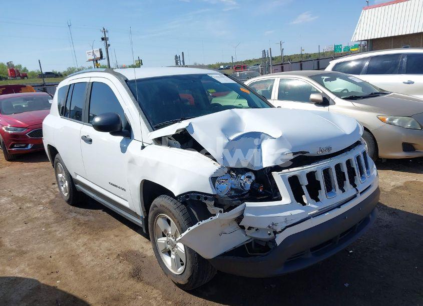 2014 Jeep Compass SPORT (VIN 1C4NJCBA0ED618090) main photo