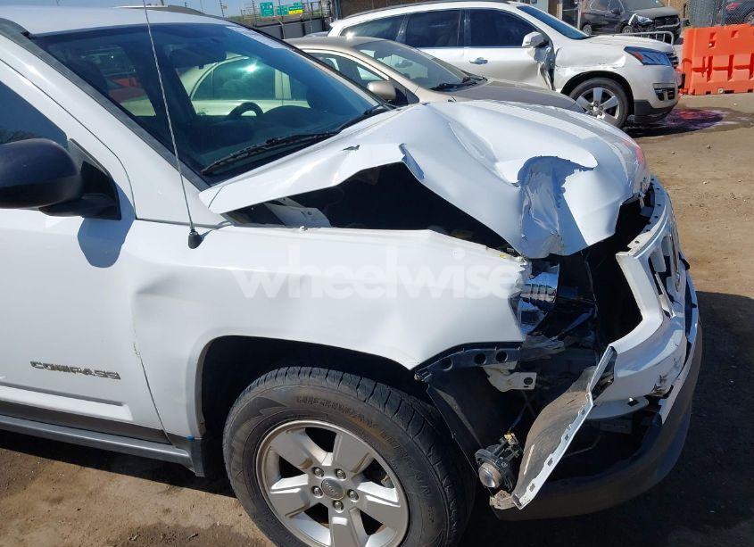 Photo 6 of 2014 Jeep Compass SPORT (VIN 1C4NJCBA0ED618090)