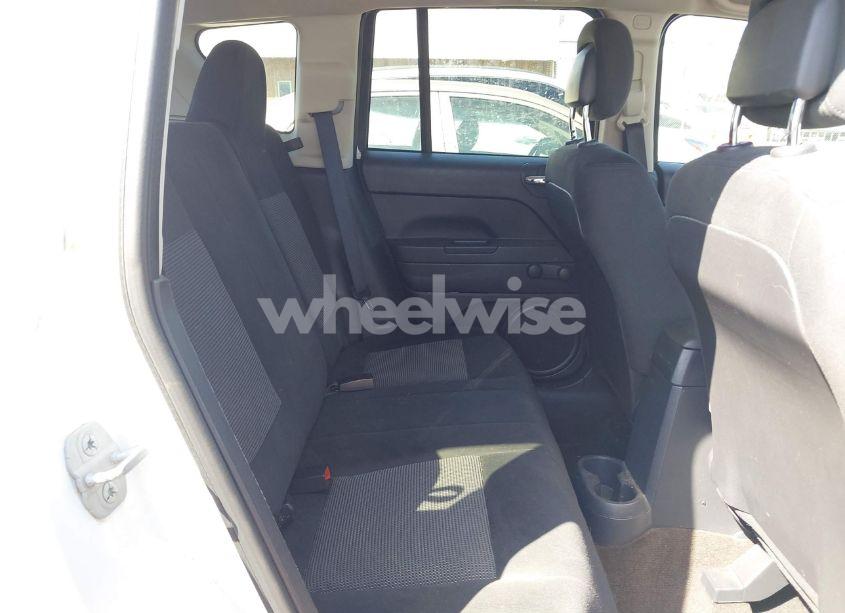 Photo 8 of 2014 Jeep Compass SPORT (VIN 1C4NJCBA0ED618090)