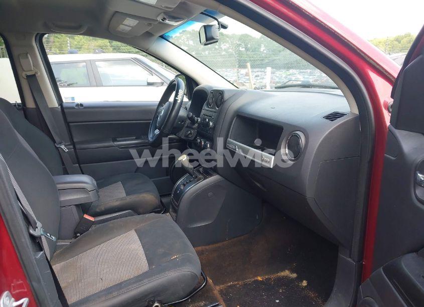 Photo 5 of 2014 Jeep Compass SPORT (VIN 1C4NJCBA0ED666026)