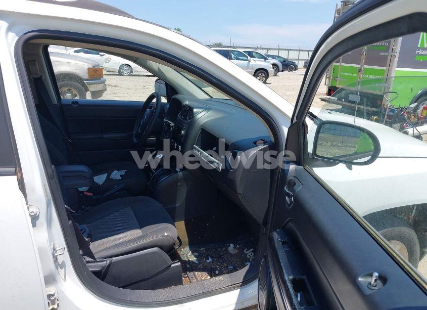 Photo 5 of 2016 Jeep Compass SPORT (VIN 1C4NJCBA0GD569119)