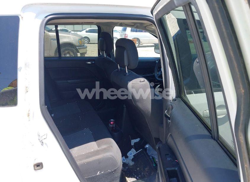 Photo 8 of 2016 Jeep Compass SPORT (VIN 1C4NJCBA0GD569119)